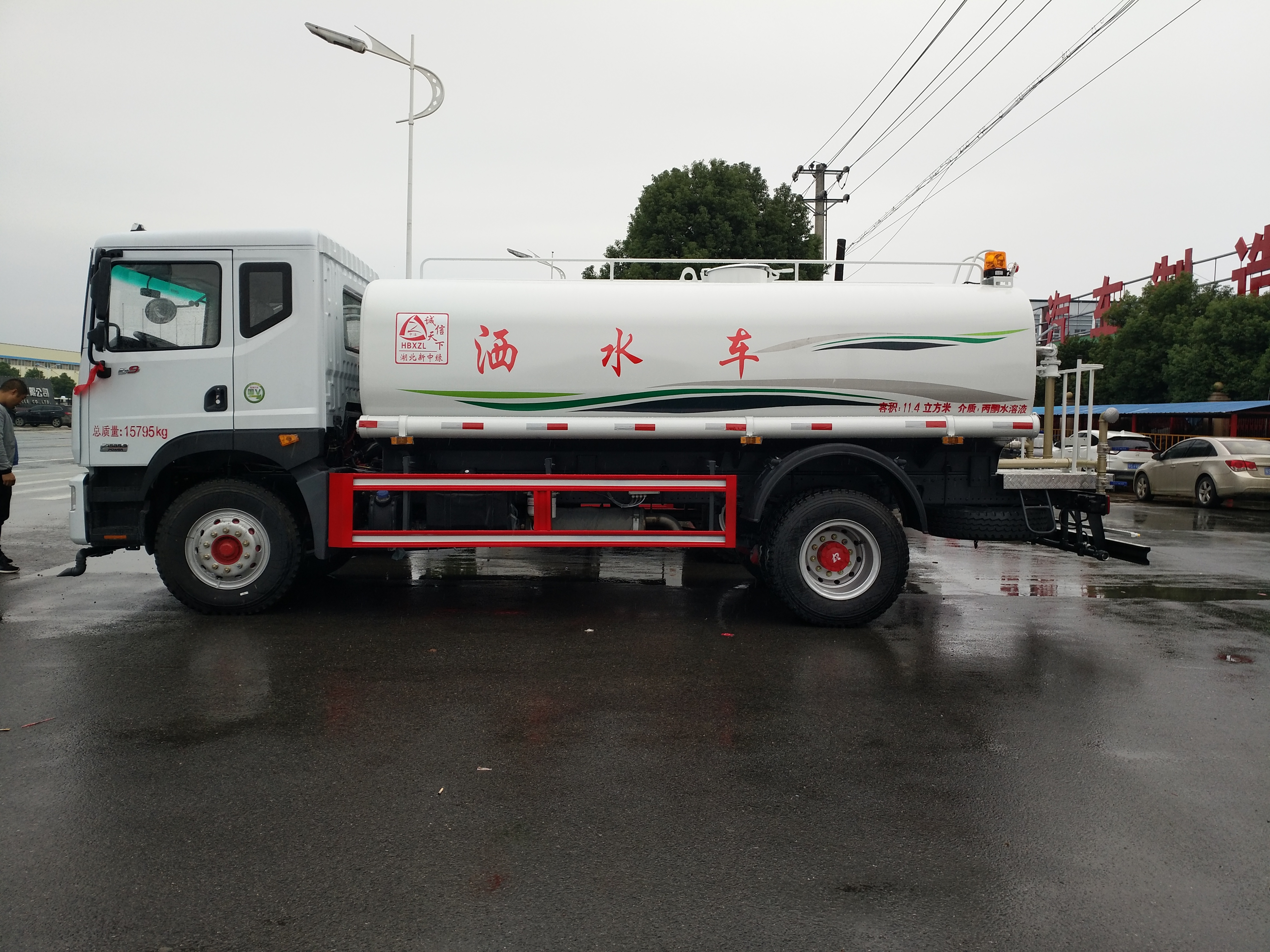 黄牌工地公路洒水车