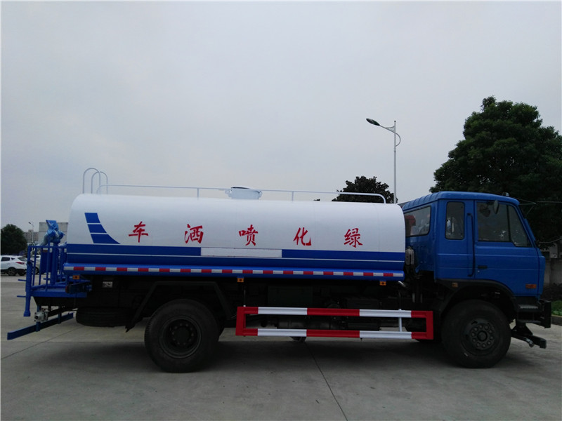 东风153洒水车  (7)